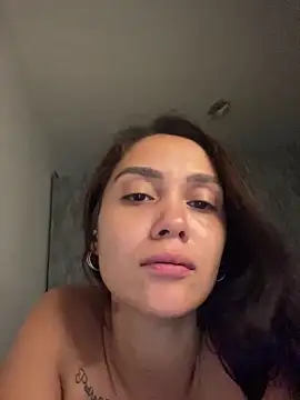 carolsapequinha online show from April 9, 2026, 5:07 am