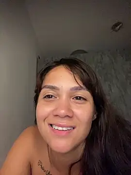 carolsapequinha online show from May 16, 2026, 12:48 pm