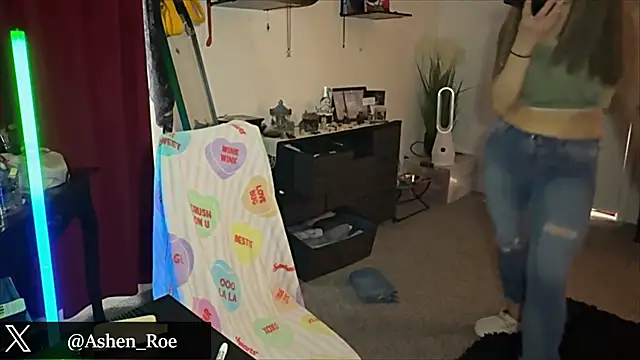 AshenRoe online show from March 26, 2026, 9:53 pm