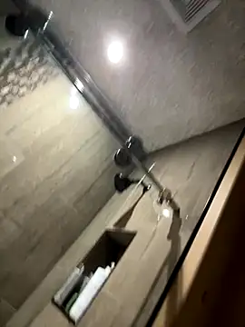 mikeyy003 online show from November 12, 2025, 5:24 pm