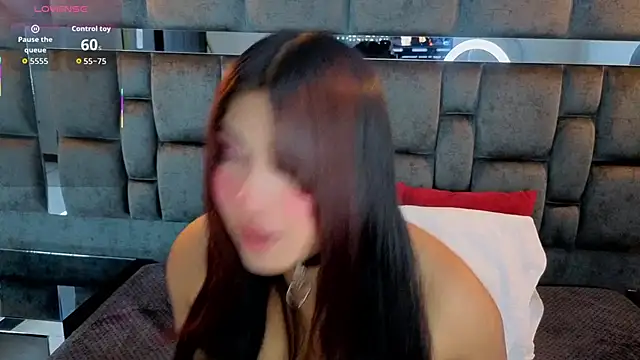 IssaJones  online show from January 13, 2026, 8:58 pm