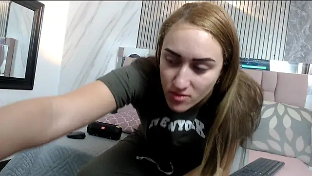 hanna  palmer1 online show from January 15, 2026, 12:54 pm