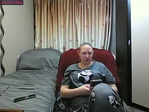 JenniDeep online show from February 15, 2026, 3:09 pm