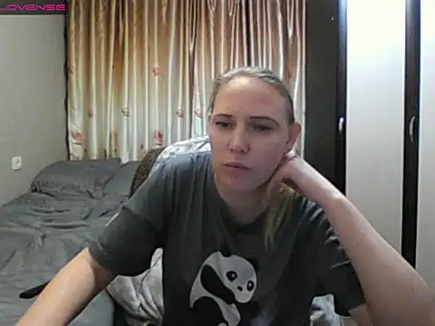 JenniDeep online show from March 25, 2026, 5:30 pm