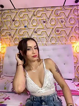 Snapshot of MelanyyJhonson15 chatting on November 23, 2025, 10:42 pm MelanyyJhonson15 online show from November 23, 2025, 10:42 pm