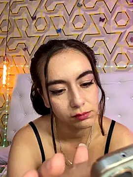 Snapshot of MelanyyJhonson15 chatting on December 21, 2025, 12:40 am MelanyyJhonson15 online show from December 21, 2025, 12:40 am