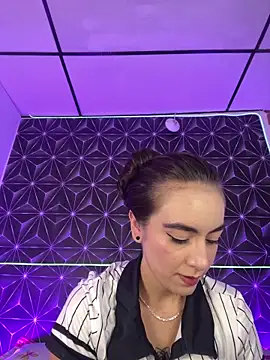 MelanyyJhonson15 online show from June 27, 2026, 9:09 pm