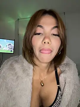 Snapshot of dolceragazza_15 chatting on November 14, 2025, 10:51 pm dolceragazza 15 online show from November 14, 2025, 10:51 pm