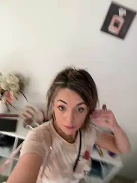 Snapshot of miatate chatting on February 24, 2026, 9:57 pm miatate online show from February 24, 2026, 9:57 pm