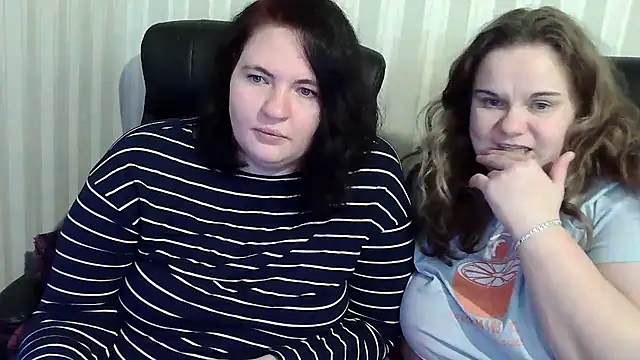 Snapshot of HollyXXEva chatting on November 25, 2025, 12:38 pm HollyXXEva online show from November 25, 2025, 12:38 pm