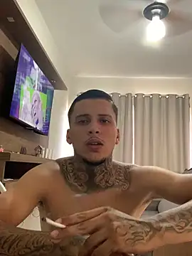 Snapshot of Ryanzl017 chatting on December 22, 2025, 8:17 pm Ryanzl017 online show from December 22, 2025, 8:17 pm