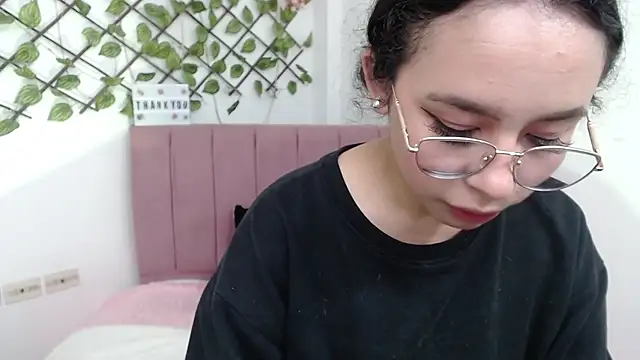 amaris ferrer online show from January 6, 2026, 3:43 am