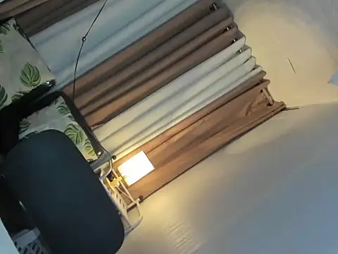 Xxjasmine foxxX online show from December 4, 2025, 6:05 pm