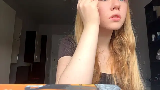 Snapshot of FerminaDepaula chatting on November 14, 2025, 8:24 am FerminaDepaula online show from November 14, 2025, 8:24 am