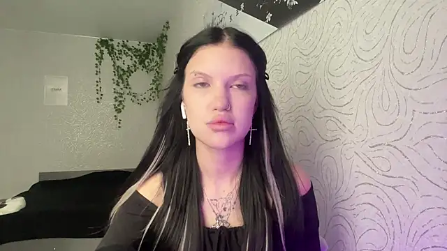 JuliaElse online show from November 15, 2025, 10:45 am