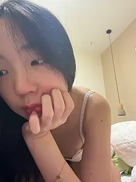 TinyBabe online show from June 1, 2026, 3:47 pm