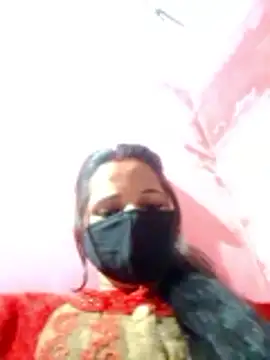 Bigg bhabi online show from December 4, 2025, 1:20 pm