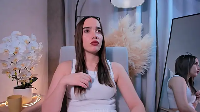 Snapshot of NoraBuffa chatting on November 20, 2025, 4:29 pm NoraBuffa online show from November 20, 2025, 4:29 pm