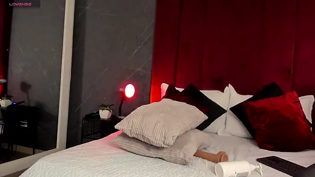 Snapshot of GinebraBelucci chatting on November 15, 2025, 1:36 am GinebraBelucci online show from November 15, 2025, 1:36 am