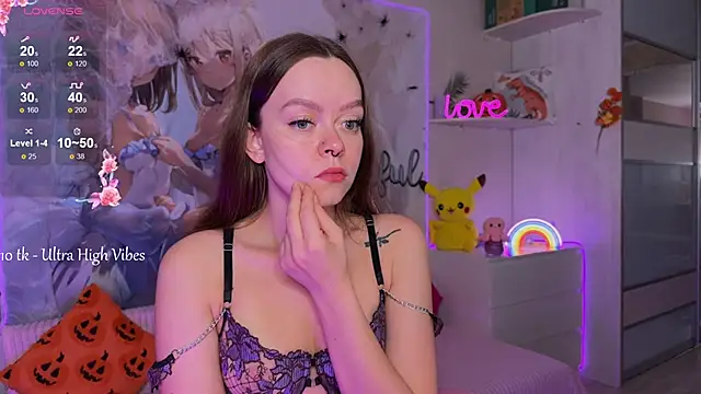 CheekySashaCharm online show from November 21, 2025, 6:23 am