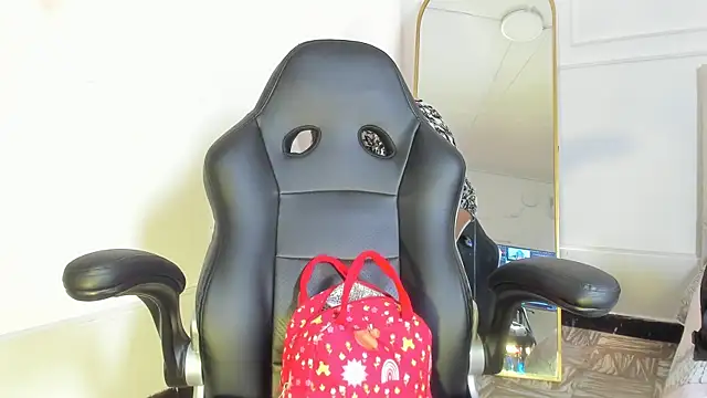 Snapshot of nicolvibes_212 chatting on February 11, 2026, 8:25 pm nicolvibes 212 online show from February 11, 2026, 8:25 pm