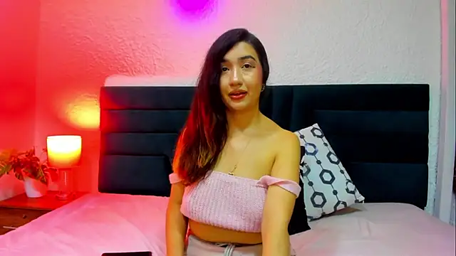 VictoriaRouge  online show from March 3, 2026, 4:18 am