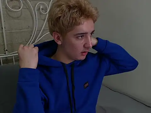 Snapshot of LucasFinister chatting on November 18, 2025, 11:36 am LucasFinister online show from November 18, 2025, 11:36 am