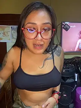 Felinamiau online show from February 15, 2026, 4:31 am