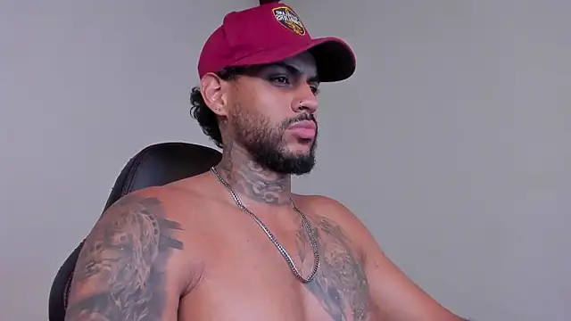 LuigiVitale 1 online show from February 8, 2026, 3:43 am