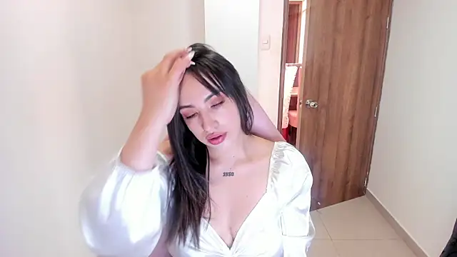 Snapshot of SOFIA_SWEETT22 chatting on May 1, 2026, 10:03 pm SOFIA SWEETT22 online show from May 1, 2026, 10:03 pm