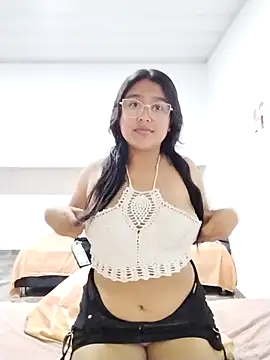 luna seductiva18 online show from November 28, 2025, 11:29 pm