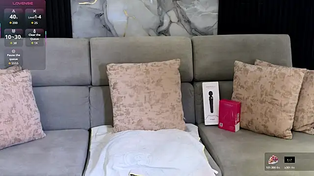 zendayavg online show from December 15, 2025, 12:31 pm