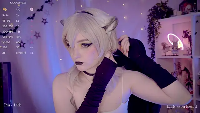 Snapshot of vronnier chatting on November 28, 2025, 2:53 pm vronnier online show from November 28, 2025, 2:53 pm