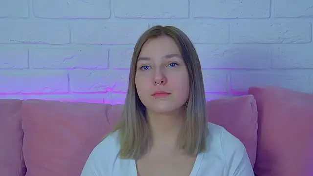 TinnaBurton online show from March 21, 2026, 4:39 am