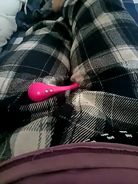 Hien93love online show from April 28, 2026, 2:10 am