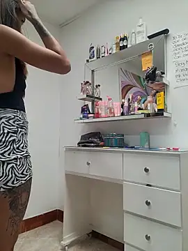 Snapshot of badwolf818 chatting on February 6, 2026, 2:20 pm badwolf818 online show from February 6, 2026, 2:20 pm