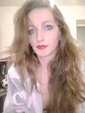 Snapshot of CrazyMaya39 chatting on April 21, 2026, 3:57 am CrazyMaya39 online show from April 21, 2026, 3:57 am