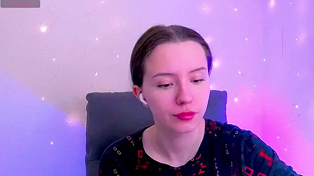 BellaVelure6767 online show from April 6, 2026, 2:53 am