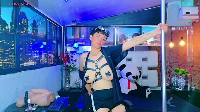 lunabustygirl online show from November 21, 2025, 2:49 pm