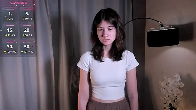 MarilynMun online show from December 5, 2025, 2:09 am