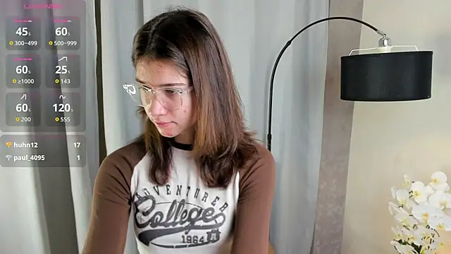 MarilynMun online show from December 18, 2025, 2:06 am