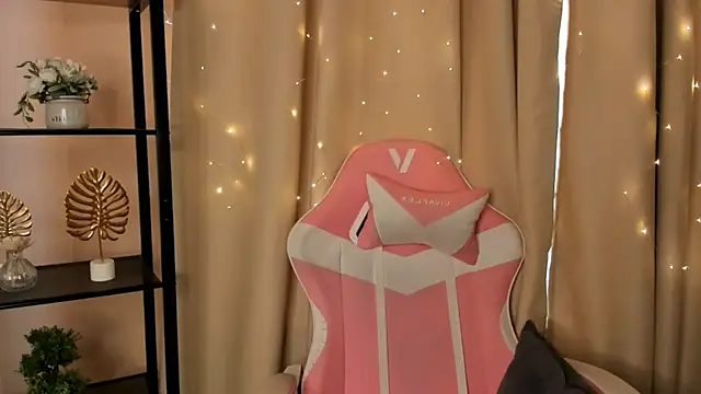 Snapshot of ArdisCiolli chatting on November 15, 2025, 10:01 am ArdisCiolli online show from November 15, 2025, 10:01 am