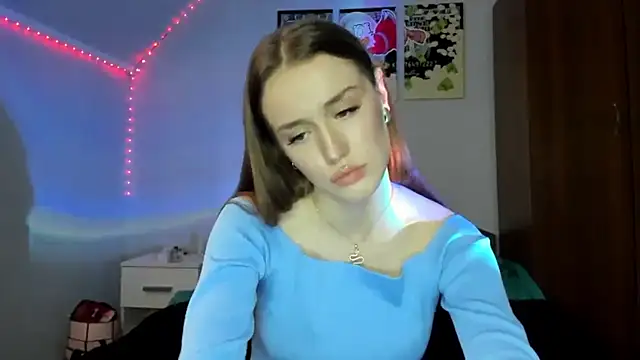 Snapshot of tinyglow chatting on March 1, 2026, 9:06 pm tinyglow online show from March 1, 2026, 9:06 pm