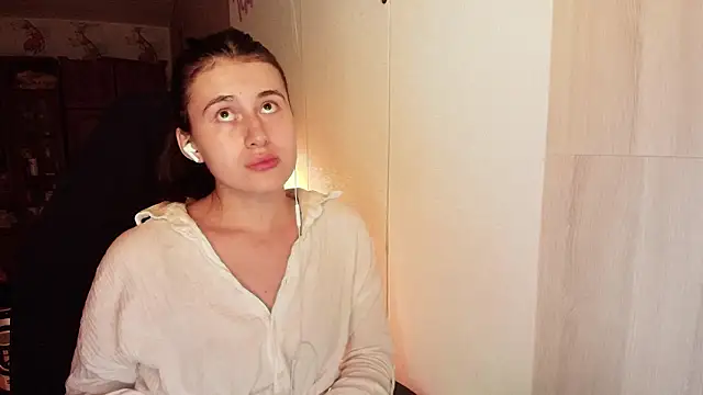 KristinaScott online show from February 28, 2026, 6:42 pm