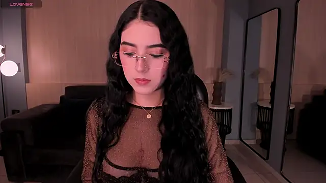 Snapshot of HaileyRoss_ chatting on June 19, 2026, 2:38 am HaileyRoss online show from June 19, 2026, 2:38 am