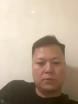 Snapshot of geenn- chatting on November 15, 2025, 3:52 pm geenn- online show from November 15, 2025, 3:52 pm