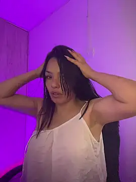 LaraDanverss online show from December 15, 2025, 7:23 am