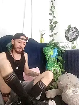 AngelDamianArt online show from November 27, 2025, 8:44 pm