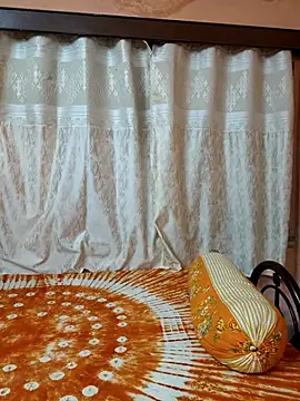 Cute-richa1 online show from May 14, 2026, 4:58 pm