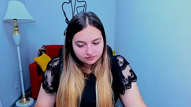 Snapshot of Maria_Bond chatting on November 30, 2025, 7:01 am Maria Bond online show from November 30, 2025, 7:01 am